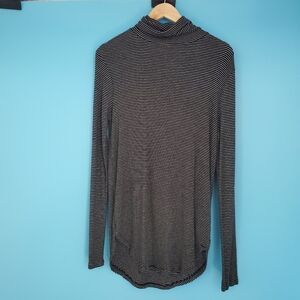 GAP Turtleneck Size Large Knit Long Sleeve Top
